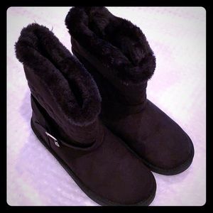 Girl’s Fur Boots size 3